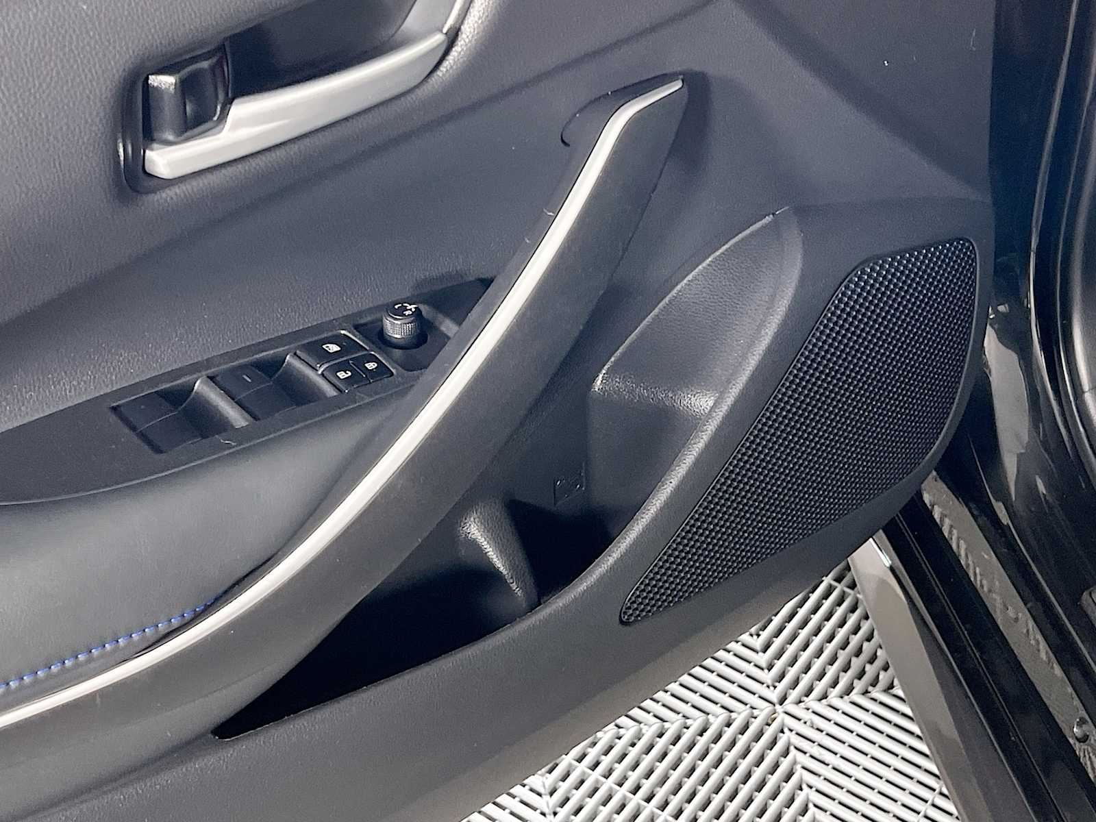 2021 Toyota Corolla SE - Photo 18