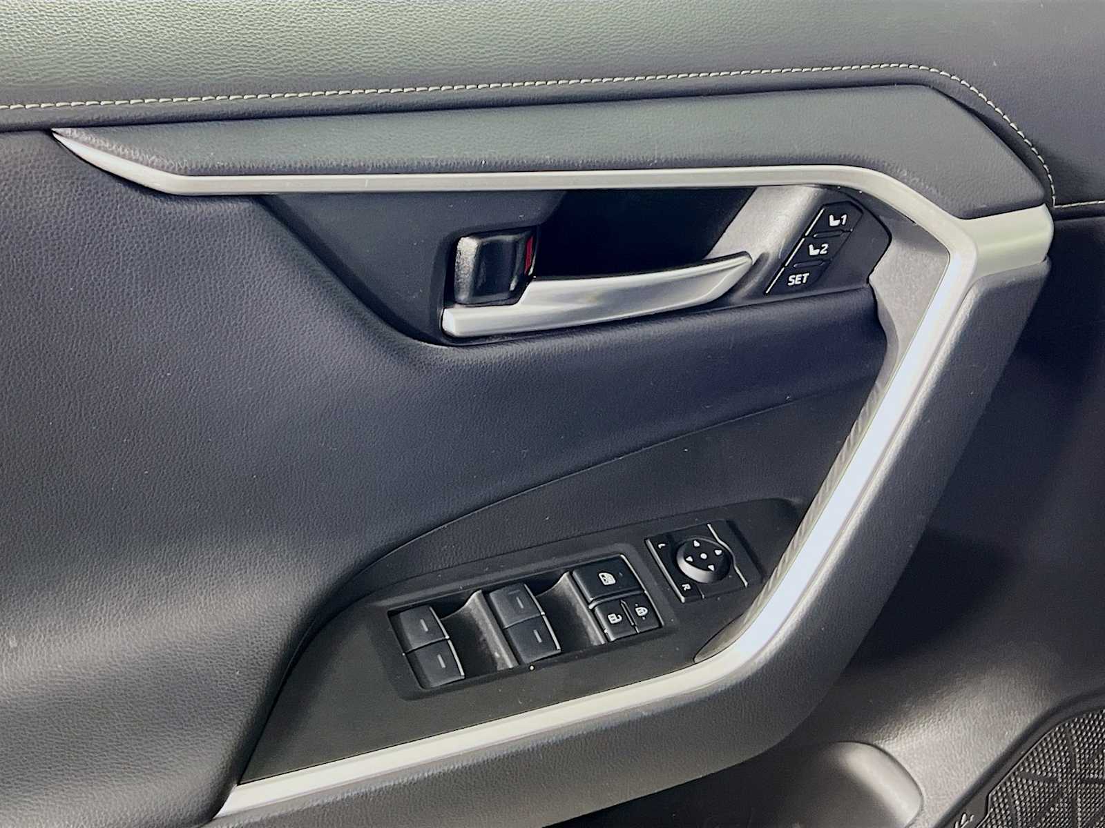2023 Toyota RAV4 Limited - Photo 17
