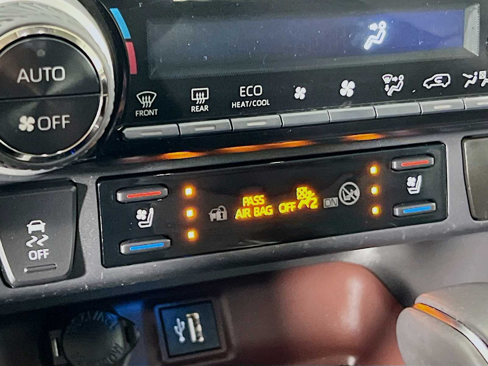 2023 Toyota RAV4 Limited - Photo 20