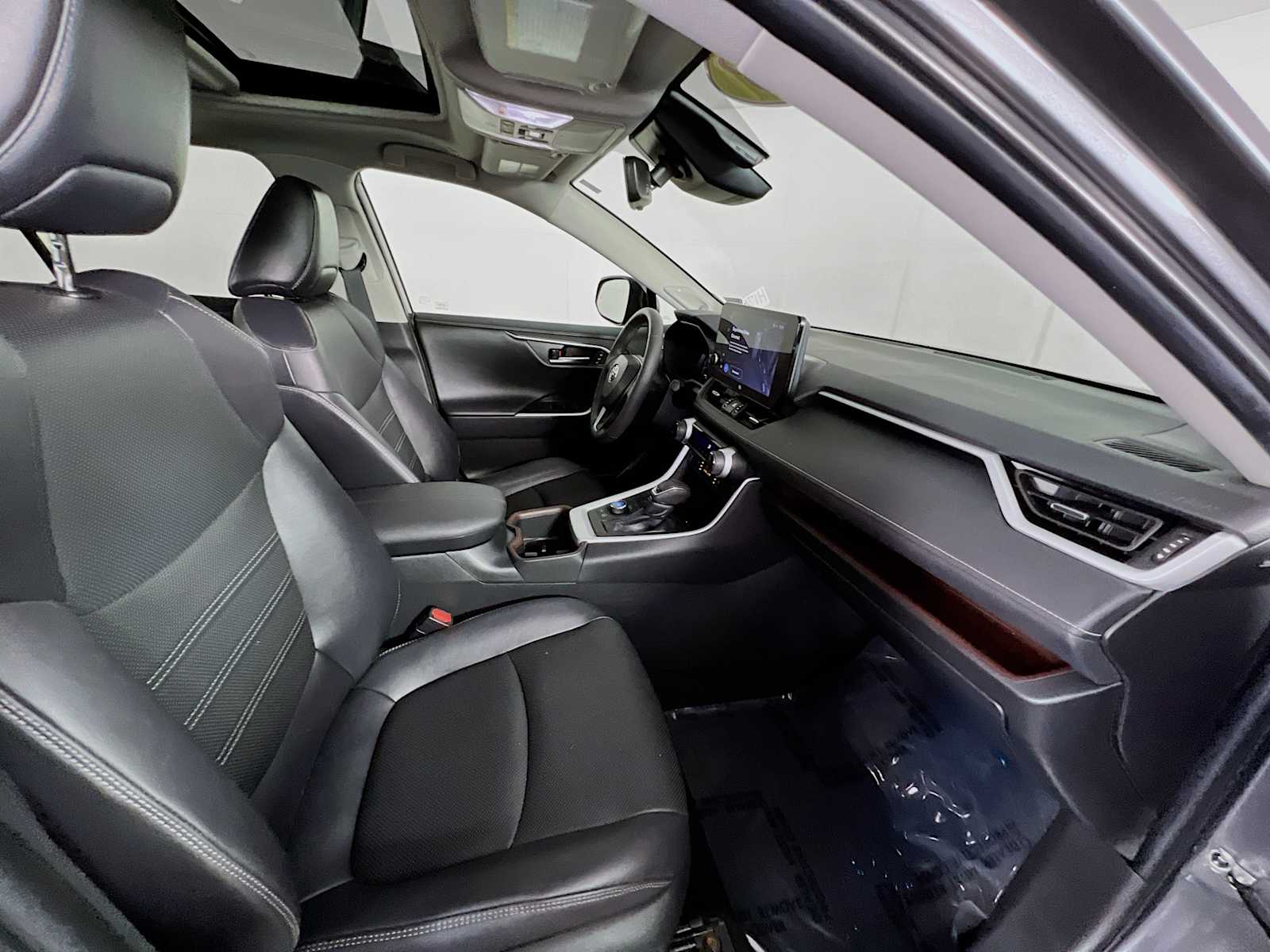 2023 Toyota RAV4 Limited - Photo 28