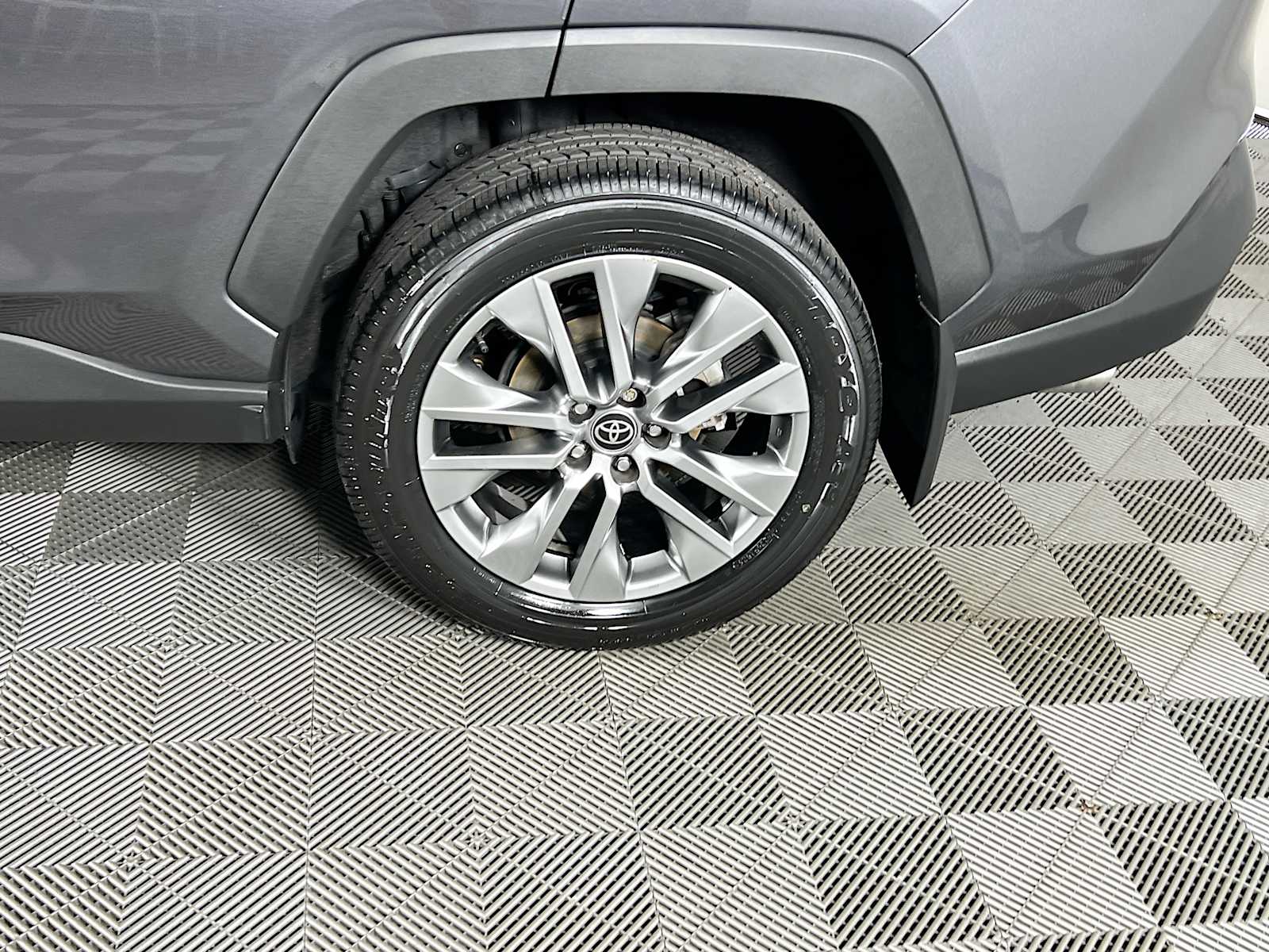 2023 Toyota RAV4 Limited - Photo 31
