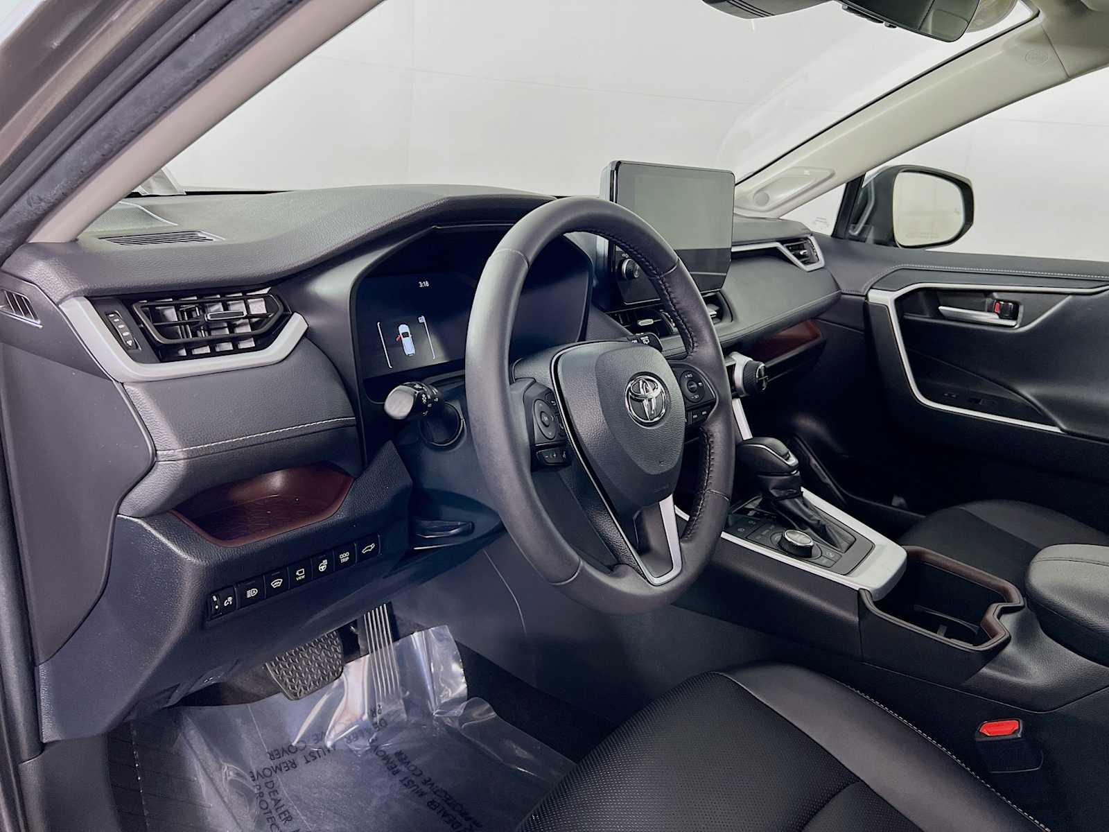 2023 Toyota RAV4 Limited - Photo 9