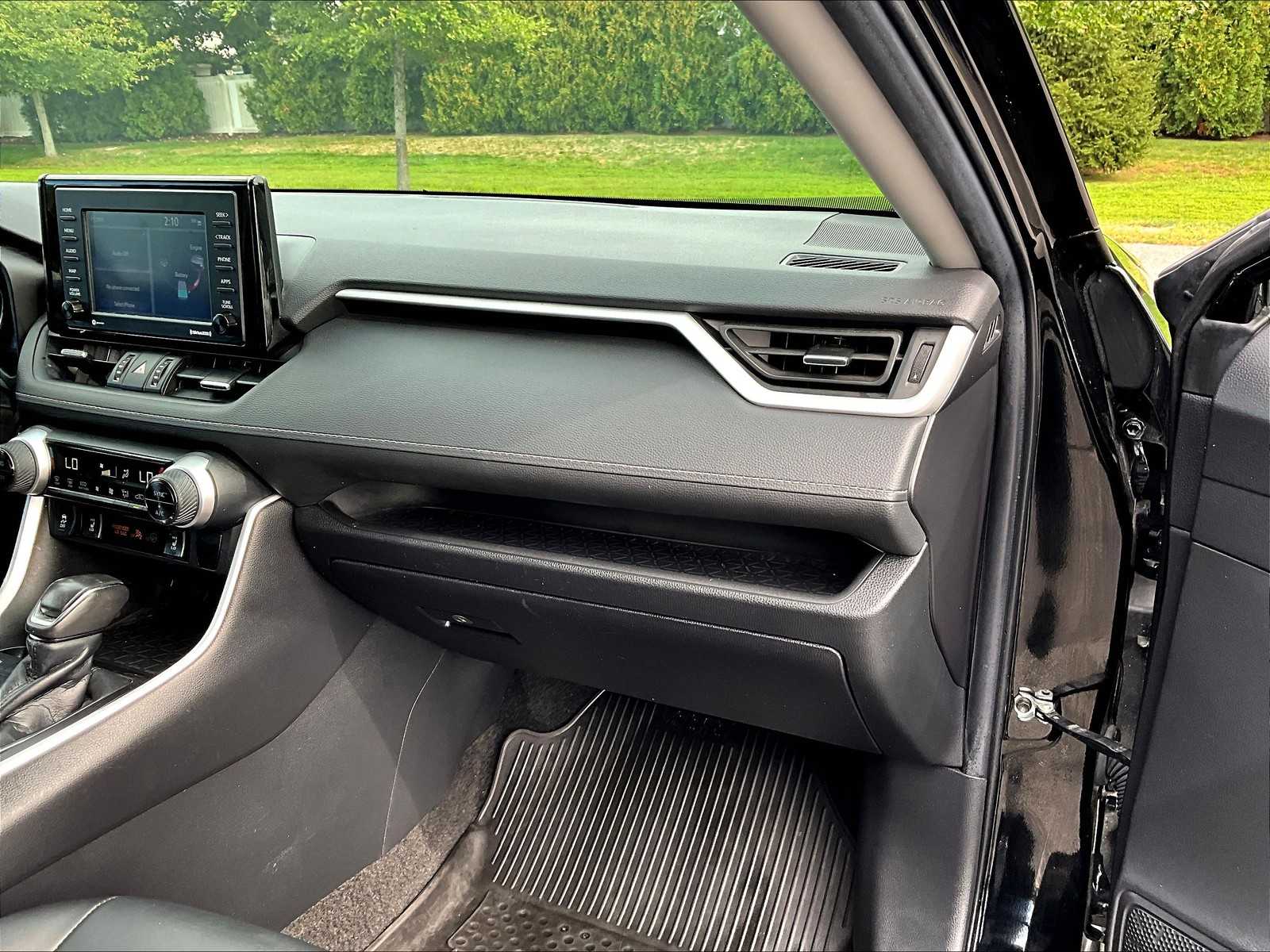 2022 Toyota RAV4 Hybrid XLE Premium - Photo 13