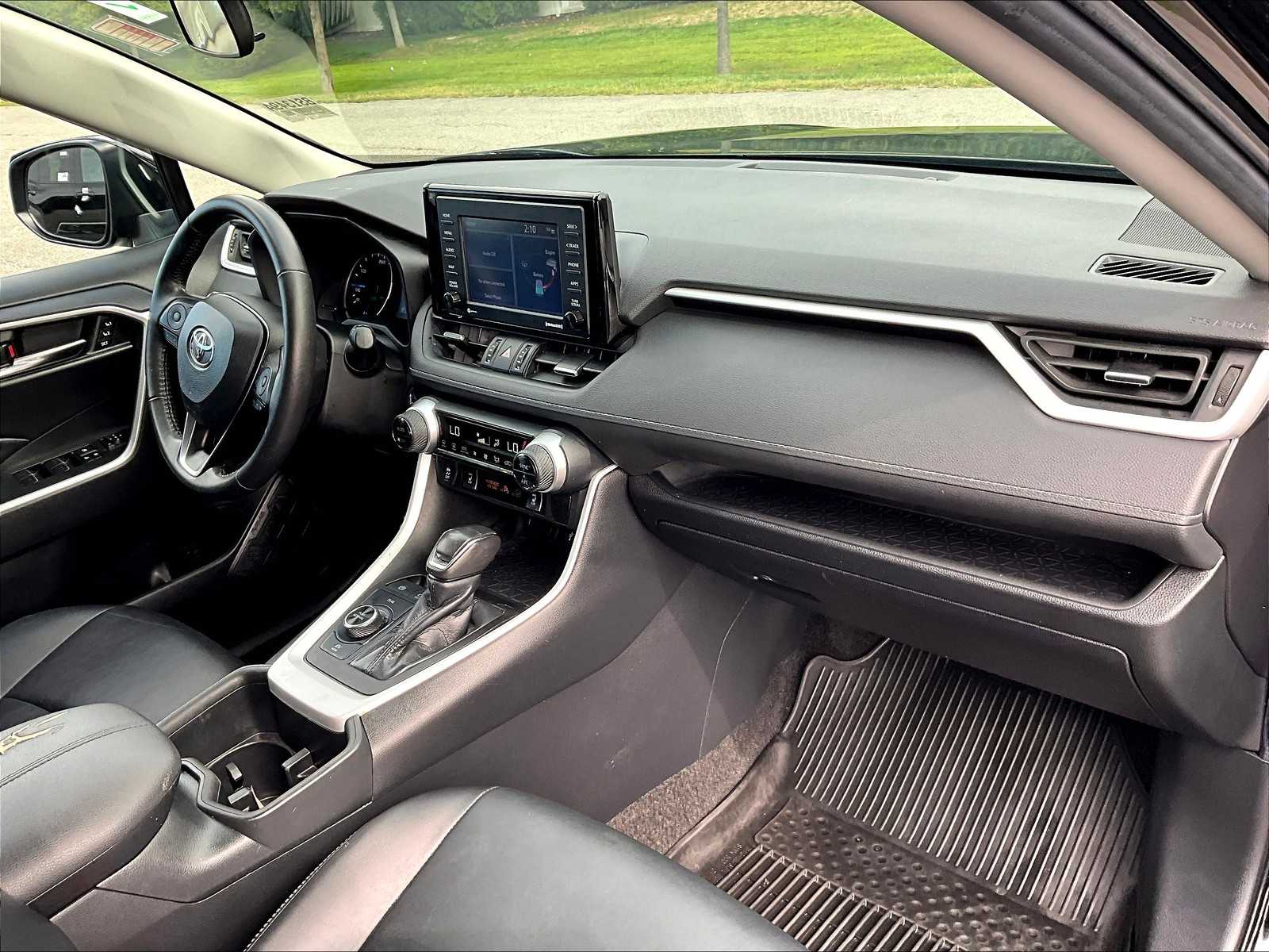 2022 Toyota RAV4 Hybrid XLE Premium - Photo 14