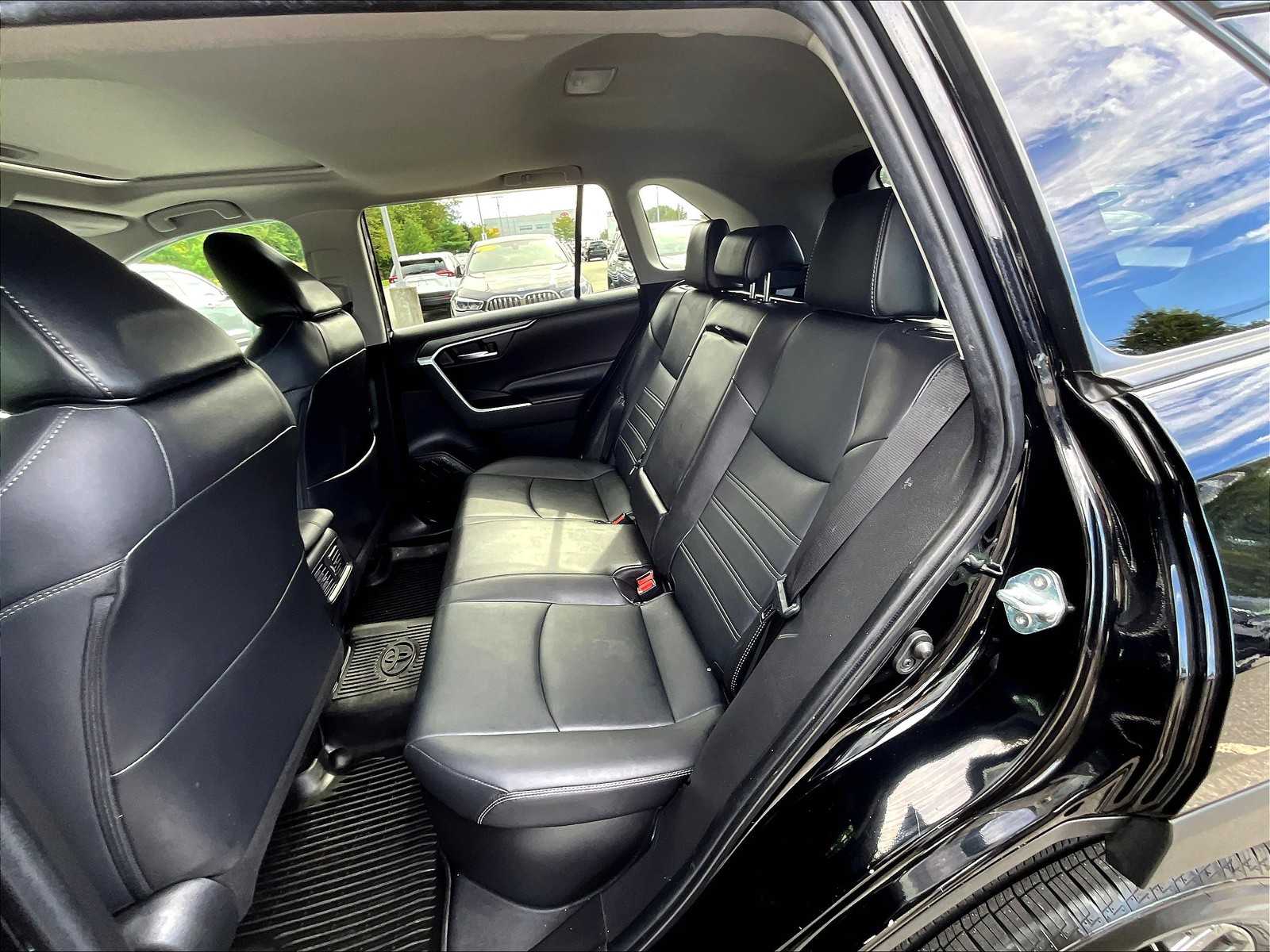 2022 Toyota RAV4 Hybrid XLE Premium - Photo 15