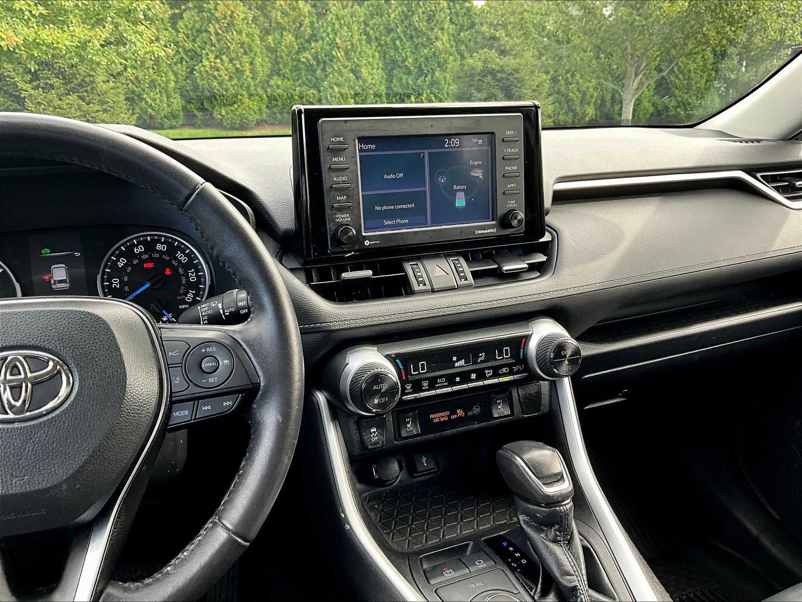 2022 Toyota RAV4 Hybrid XLE Premium - Photo 18