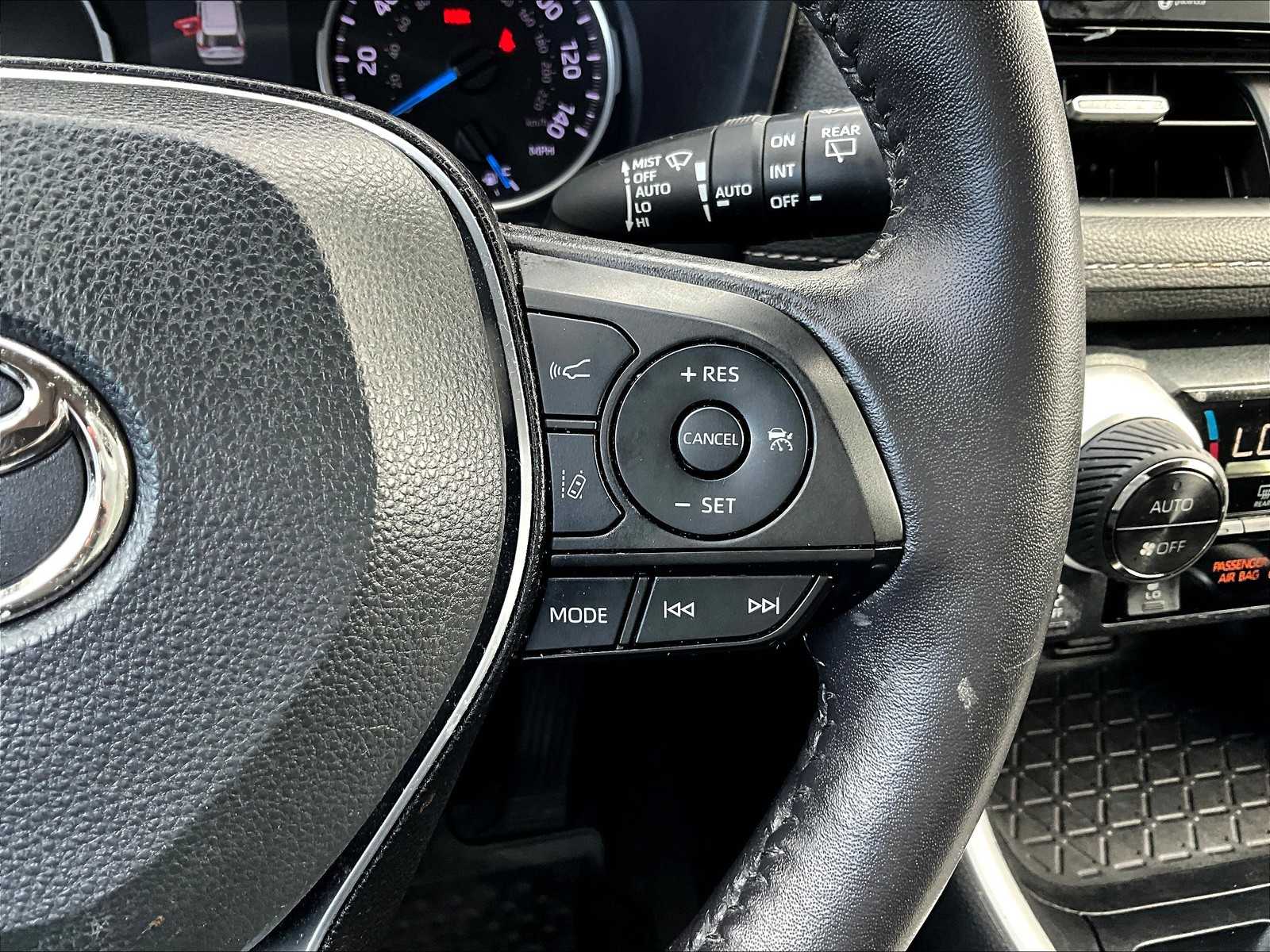 2022 Toyota RAV4 Hybrid XLE Premium - Photo 24