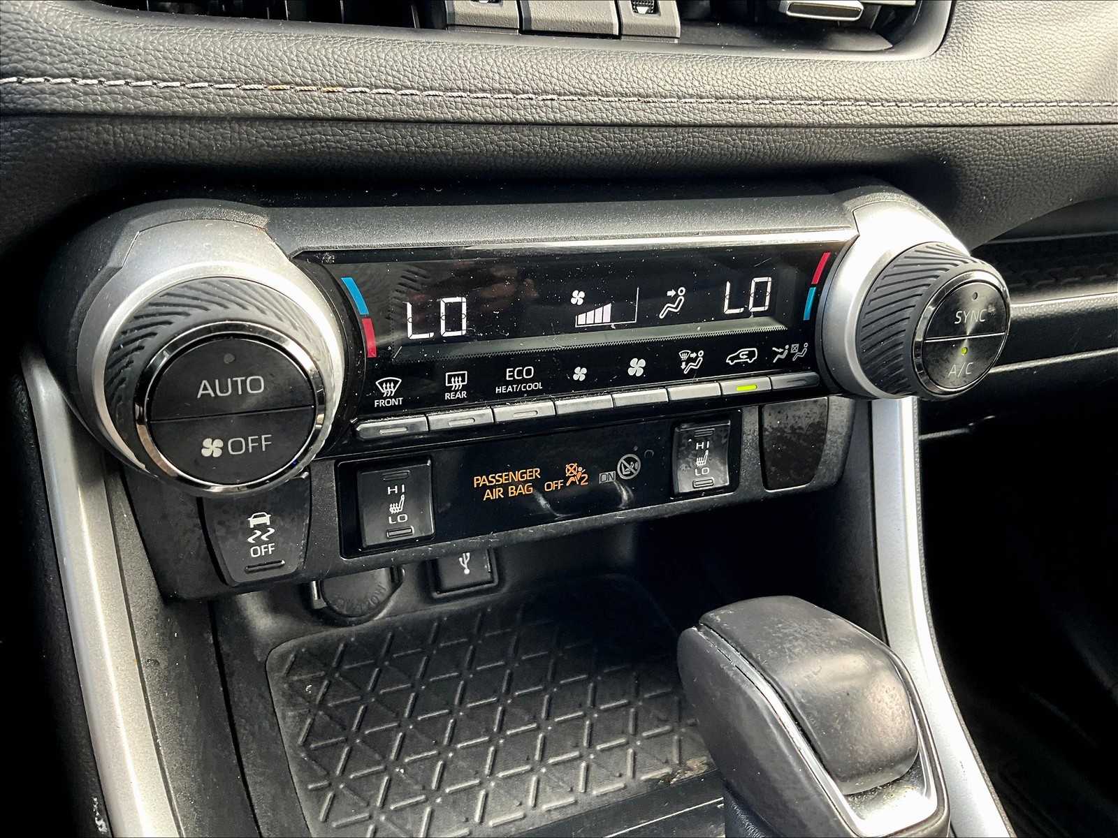 2022 Toyota RAV4 Hybrid XLE Premium - Photo 26