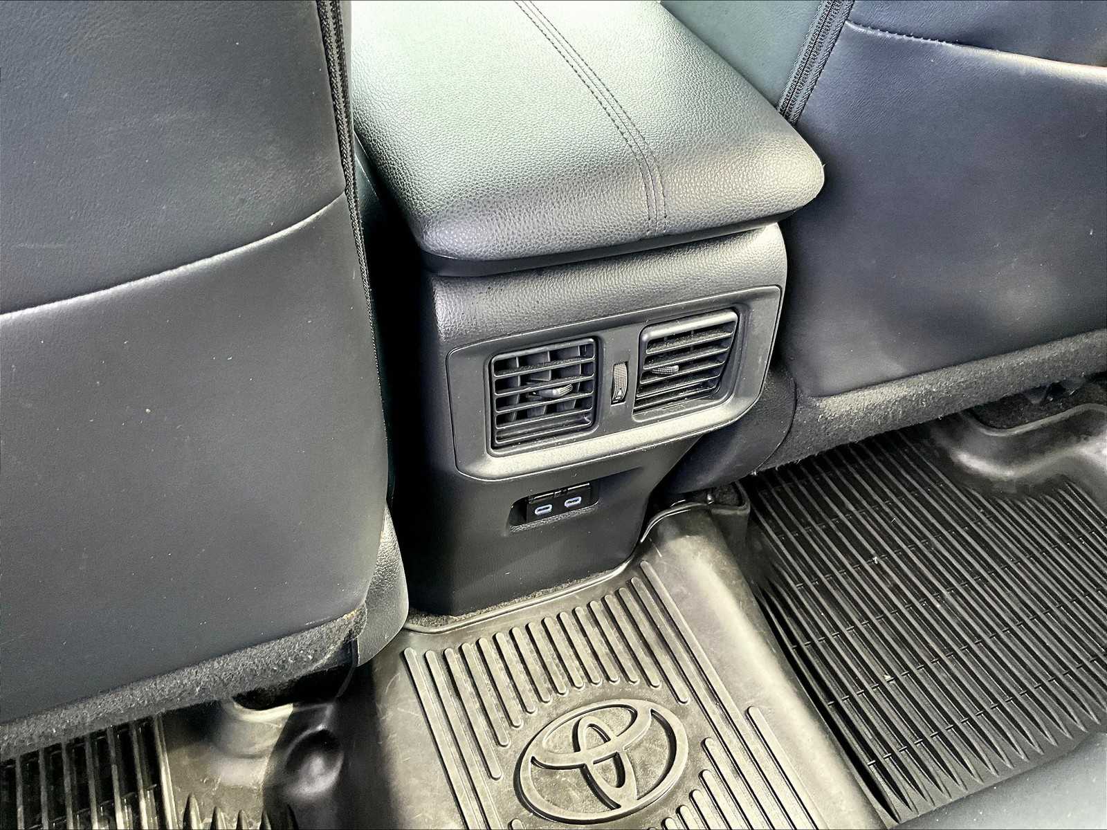 2022 Toyota RAV4 Hybrid XLE Premium - Photo 28