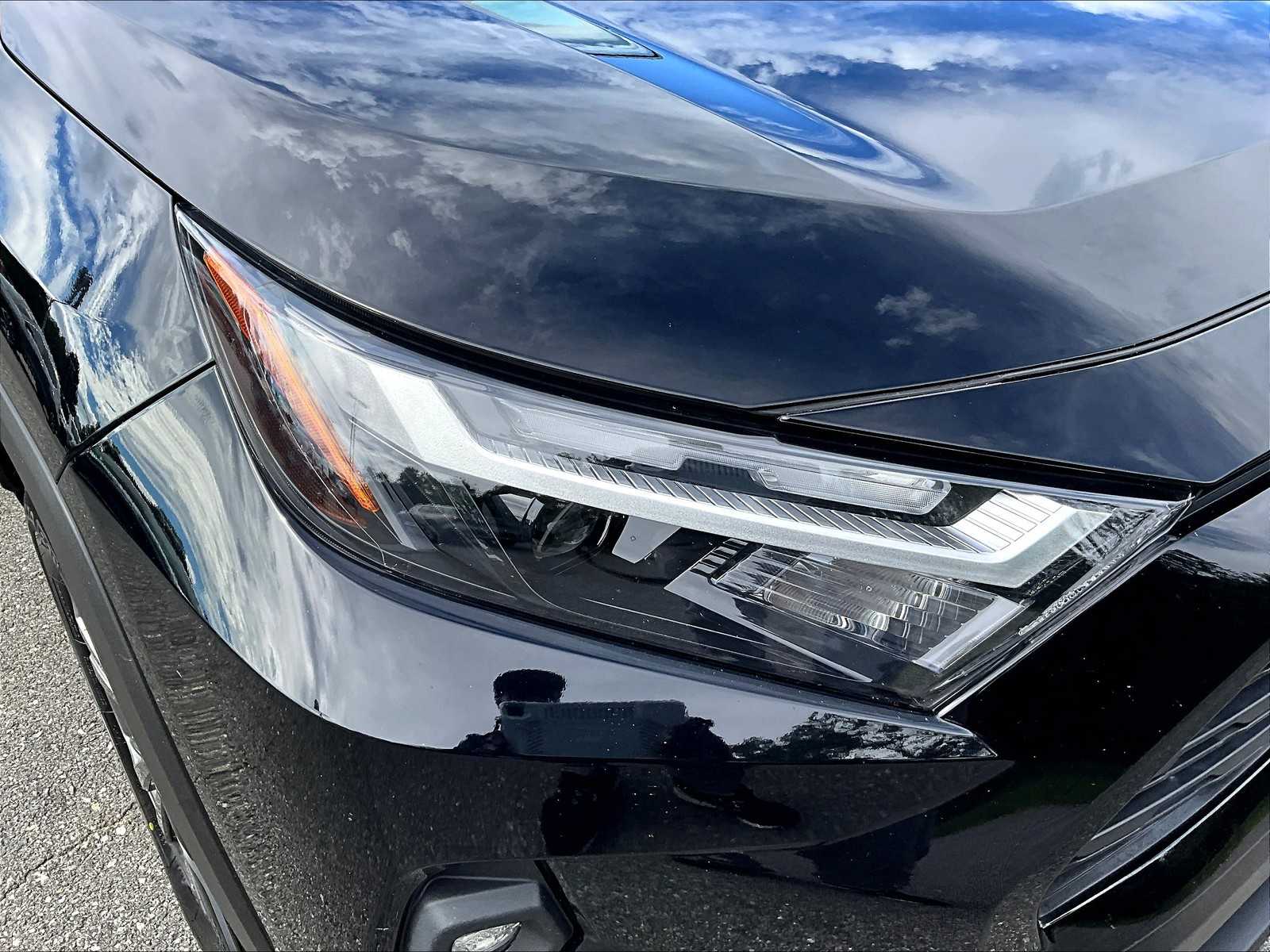2022 Toyota RAV4 Hybrid XLE Premium - Photo 33