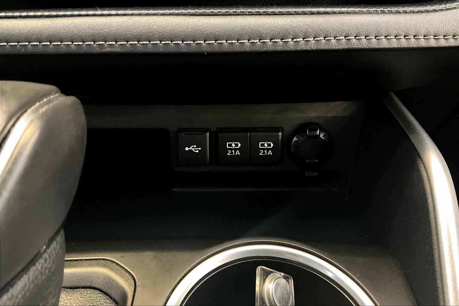 2021 Toyota Highlander LE - Photo 28