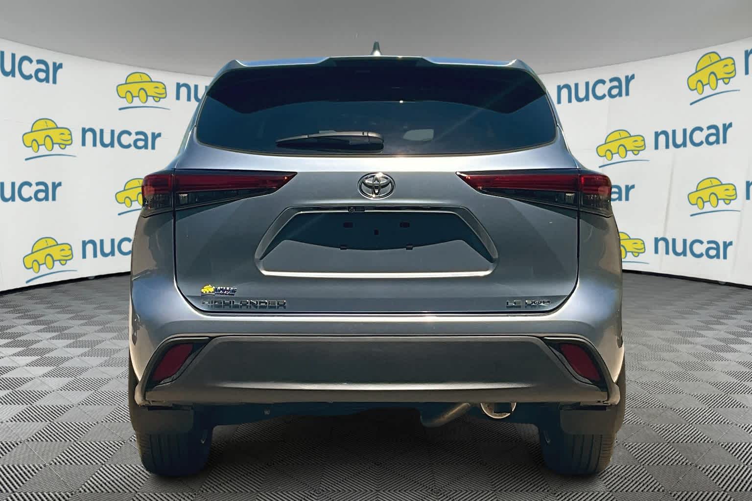 2021 Toyota Highlander LE - Photo 5