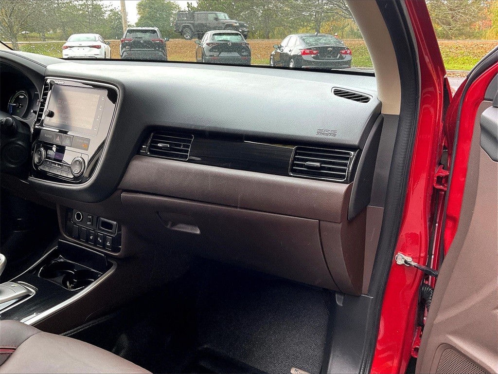 2018 Mitsubishi Outlander PHEV SEL - Photo 12