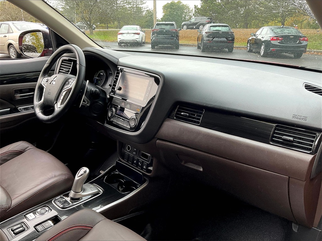2018 Mitsubishi Outlander PHEV SEL - Photo 13