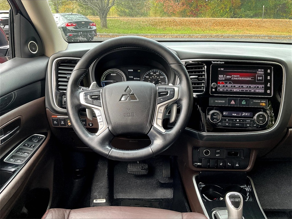 2018 Mitsubishi Outlander PHEV SEL - Photo 16