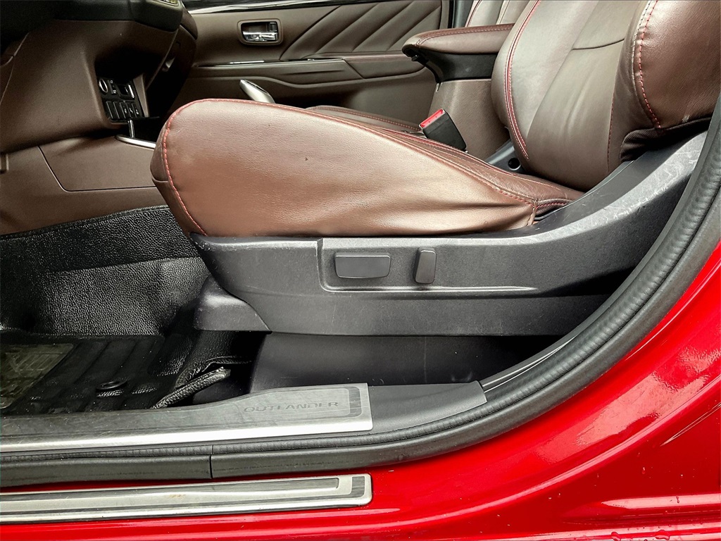 2018 Mitsubishi Outlander PHEV SEL - Photo 26
