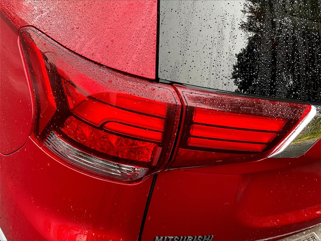 2018 Mitsubishi Outlander PHEV SEL - Photo 30