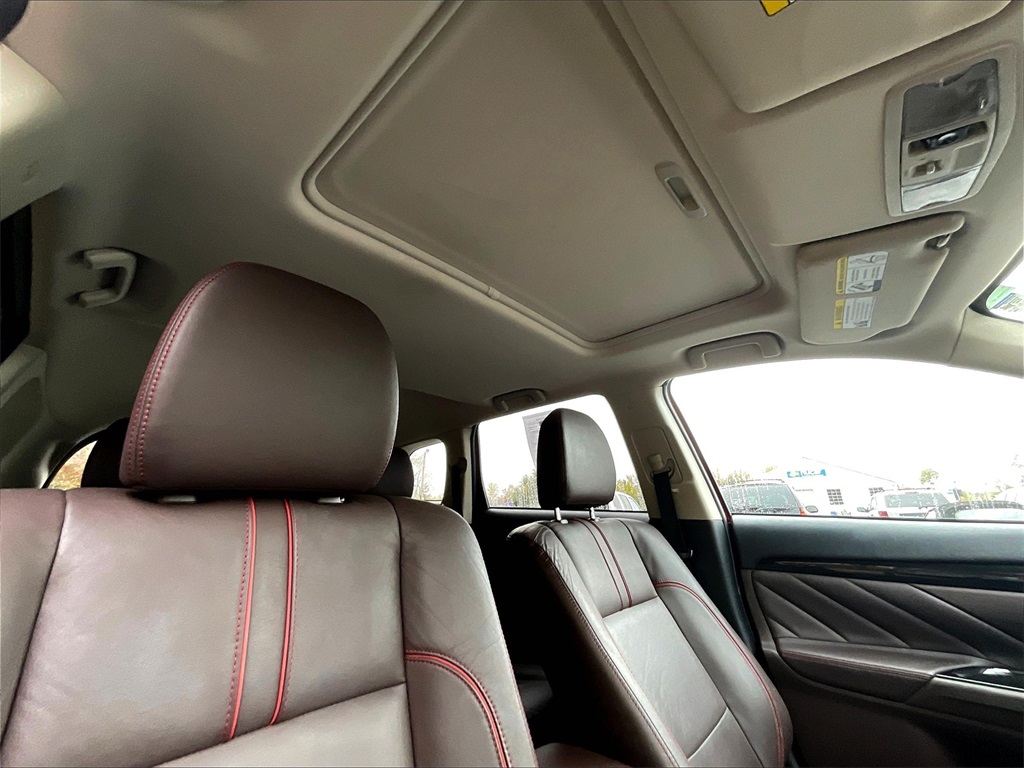 2018 Mitsubishi Outlander PHEV SEL - Photo 7