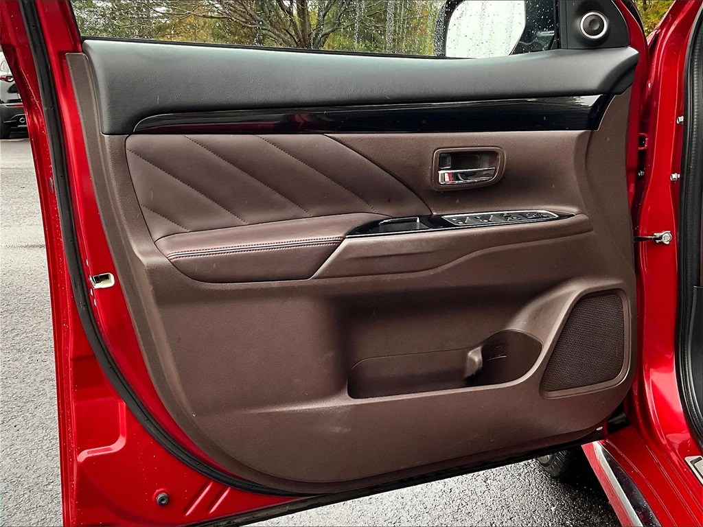 2018 Mitsubishi Outlander PHEV SEL - Photo 9