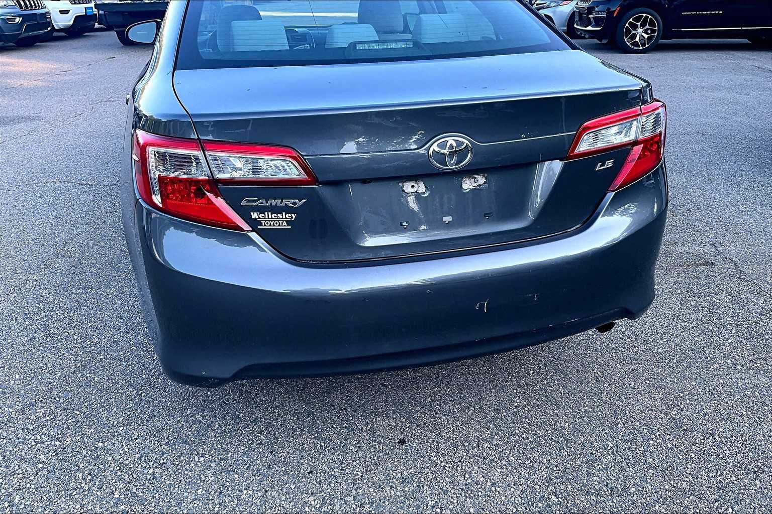 2014 Toyota Camry LE - Photo 7