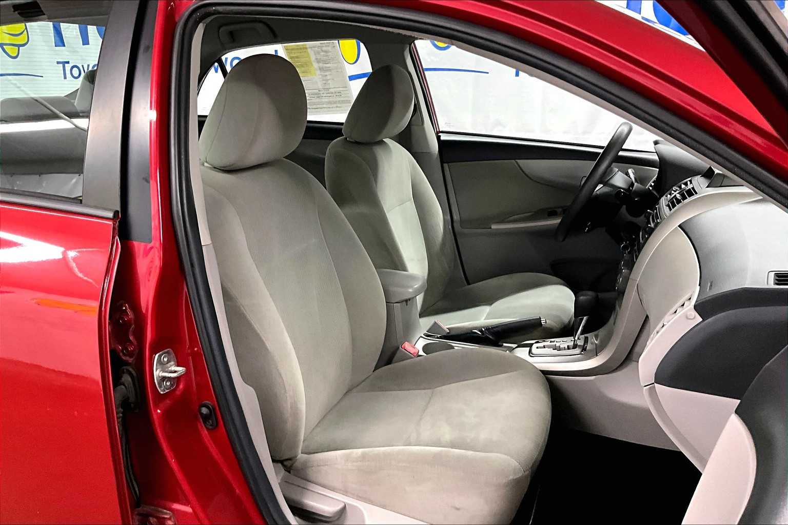 2012 Toyota Corolla LE - Photo 11