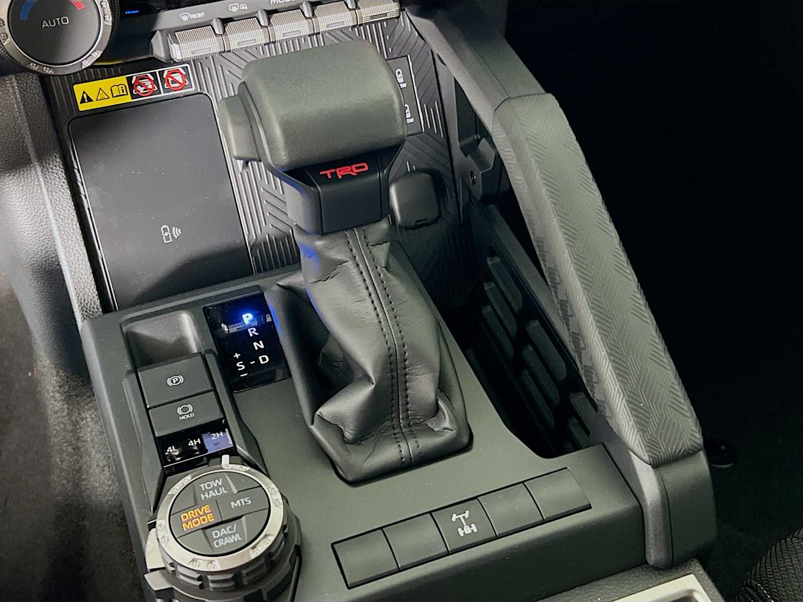 2025 Toyota 4Runner Hybrid TRD Off Road - Photo 11