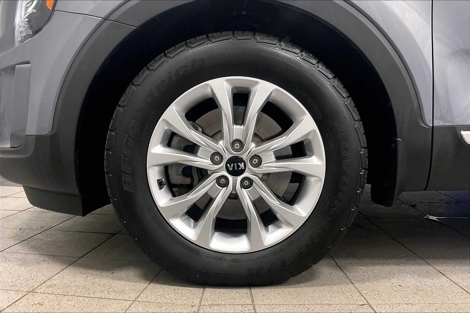 2020 Kia Telluride LX - Photo 7