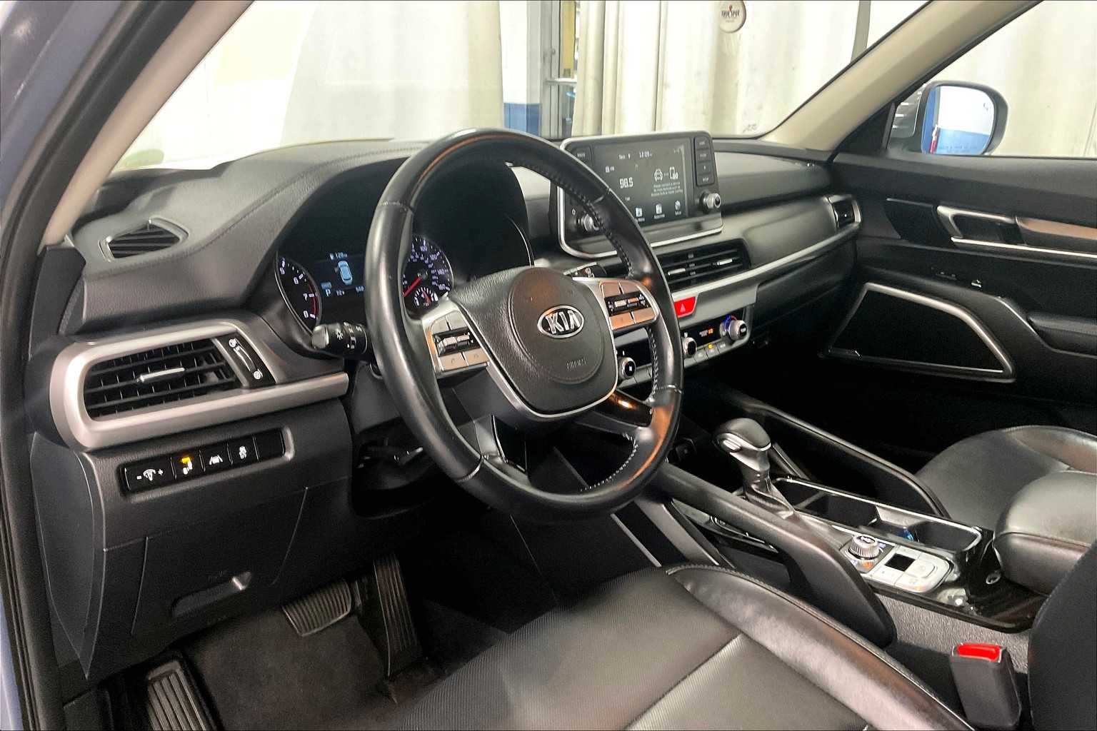 2020 Kia Telluride LX - Photo 8