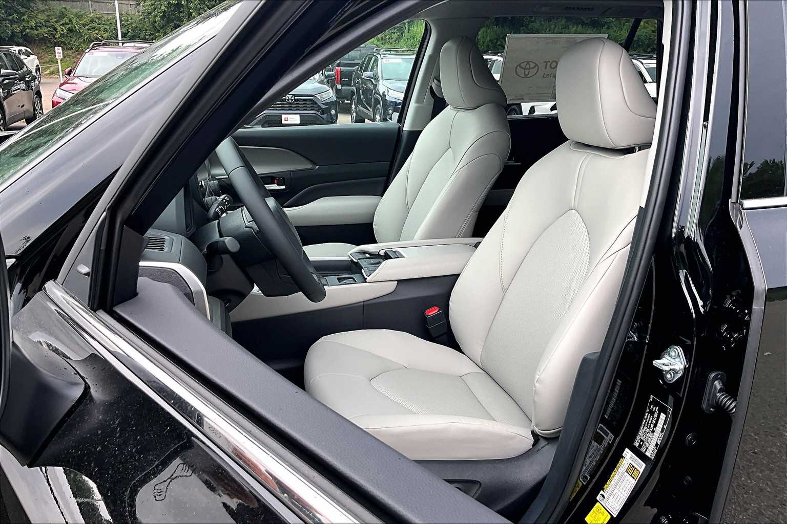 2025 Toyota Grand Highlander XLE - Photo 11