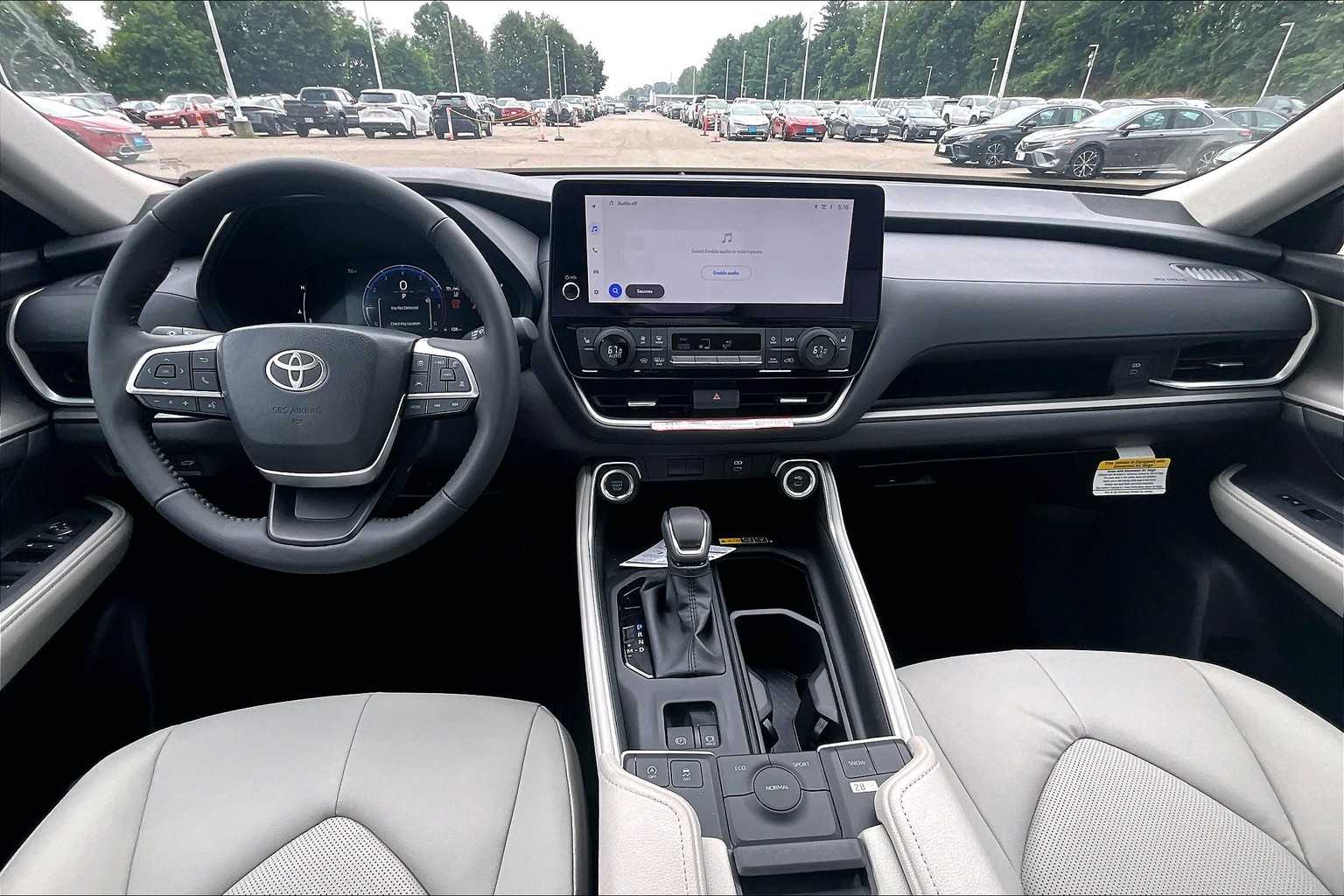 2025 Toyota Grand Highlander XLE - Photo 12