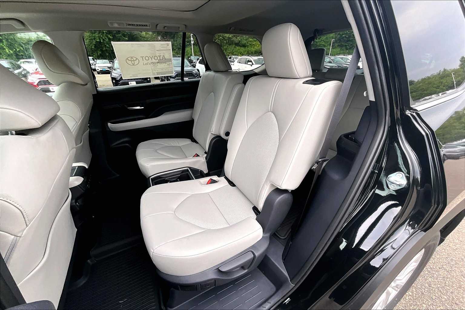 2025 Toyota Grand Highlander XLE - Photo 15