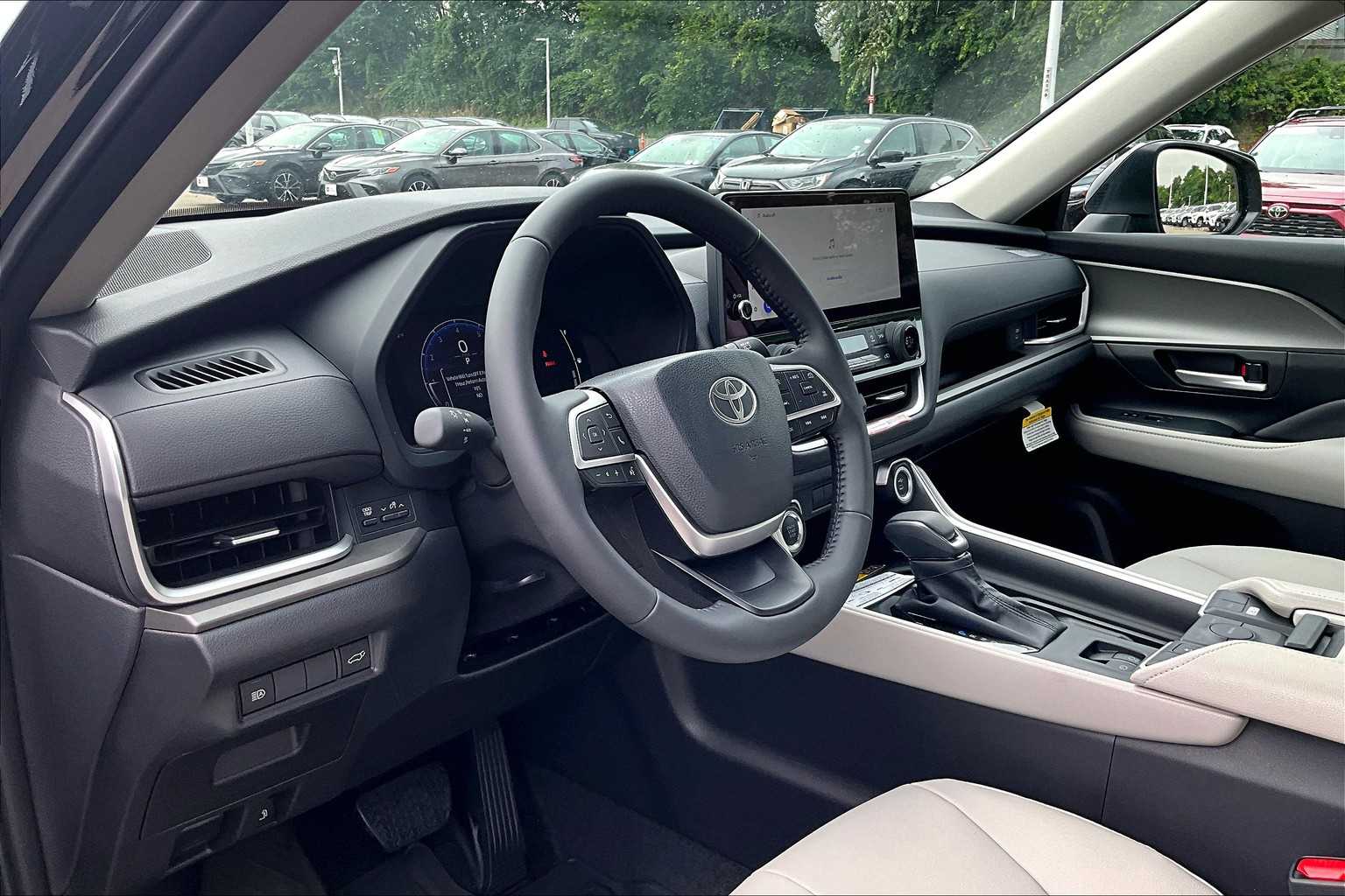 2025 Toyota Grand Highlander XLE - Photo 9