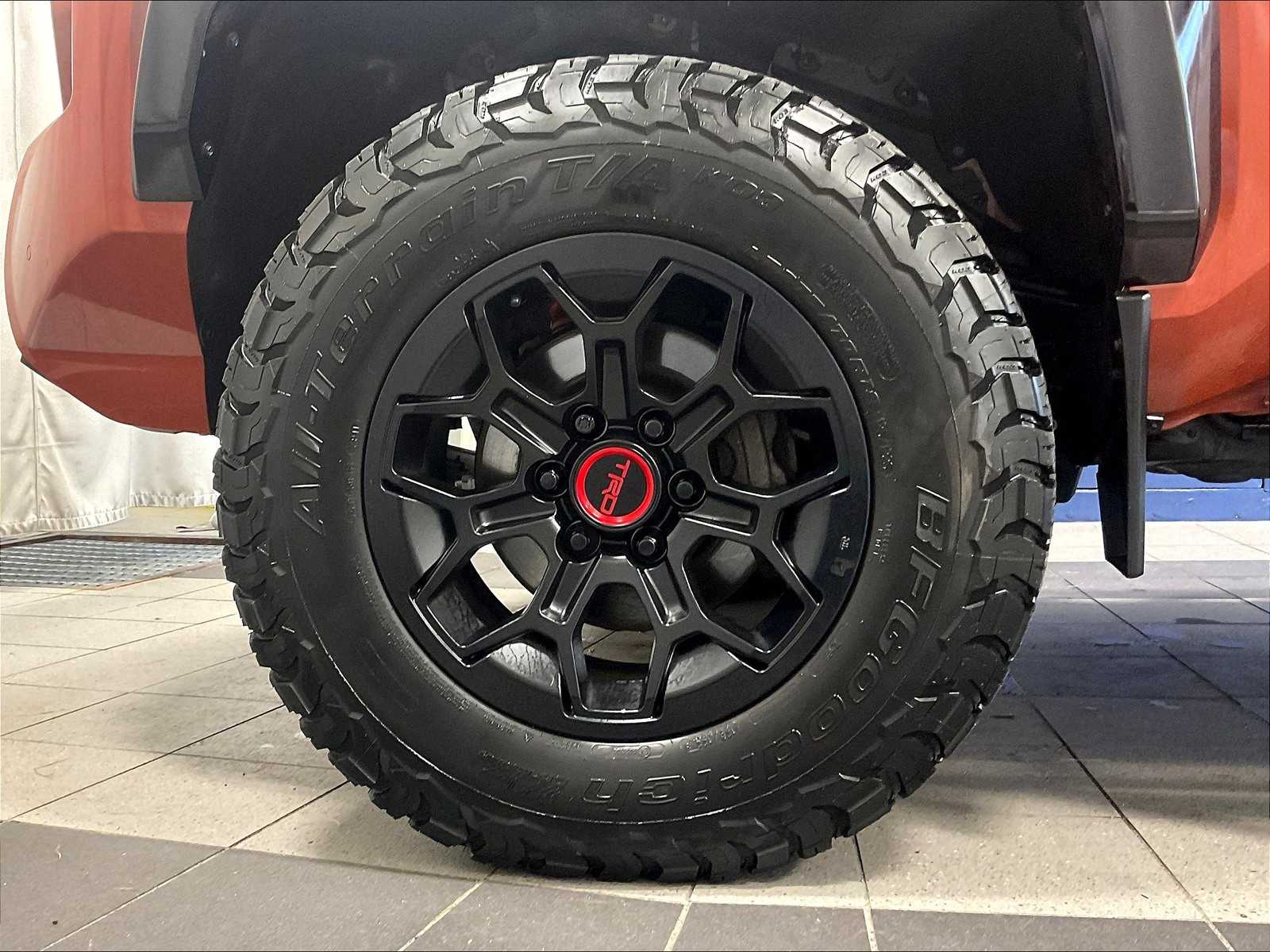 2024 Toyota Tacoma TRD Pro Hybrid - Photo 7