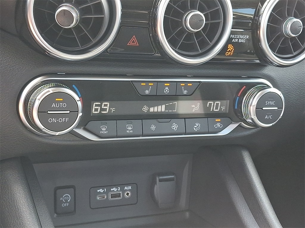 2025 Nissan Sentra SV - Photo 11