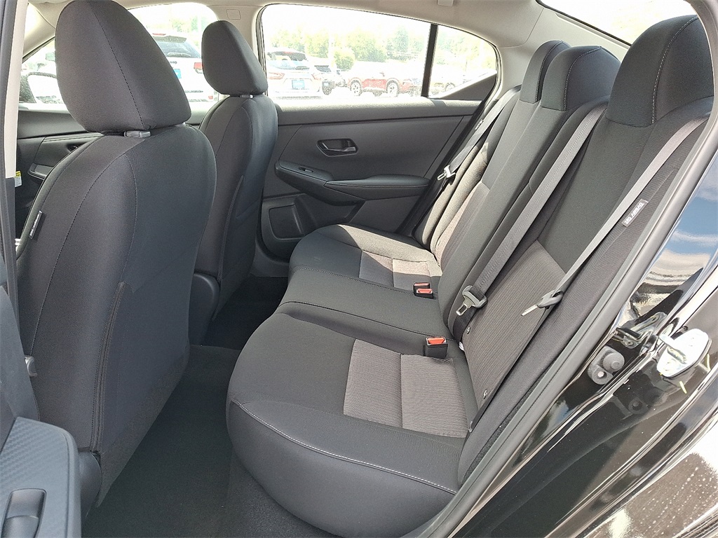2025 Nissan Sentra SV - Photo 6