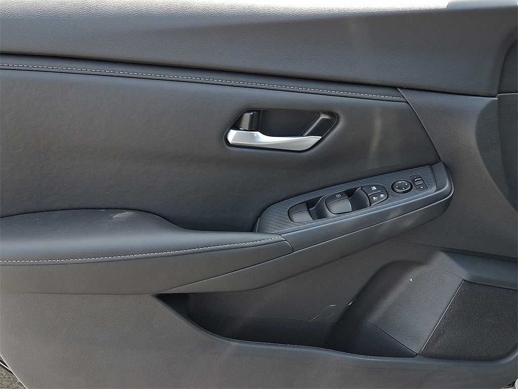 2025 Nissan Sentra SV - Photo 8