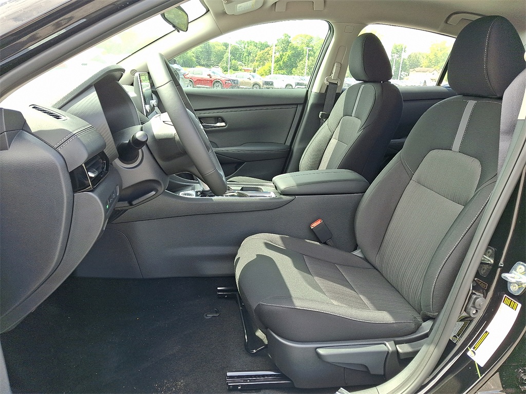 2025 Nissan Sentra SV - Photo 9