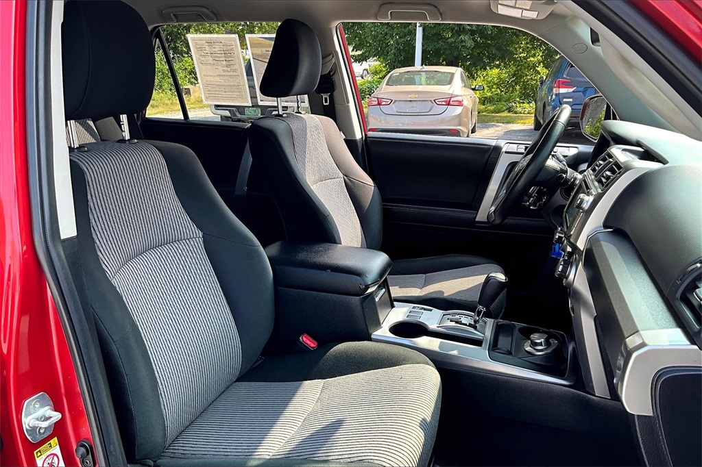 2018 Toyota 4Runner SR5 - Photo 11