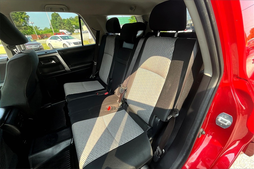 2018 Toyota 4Runner SR5 - Photo 15