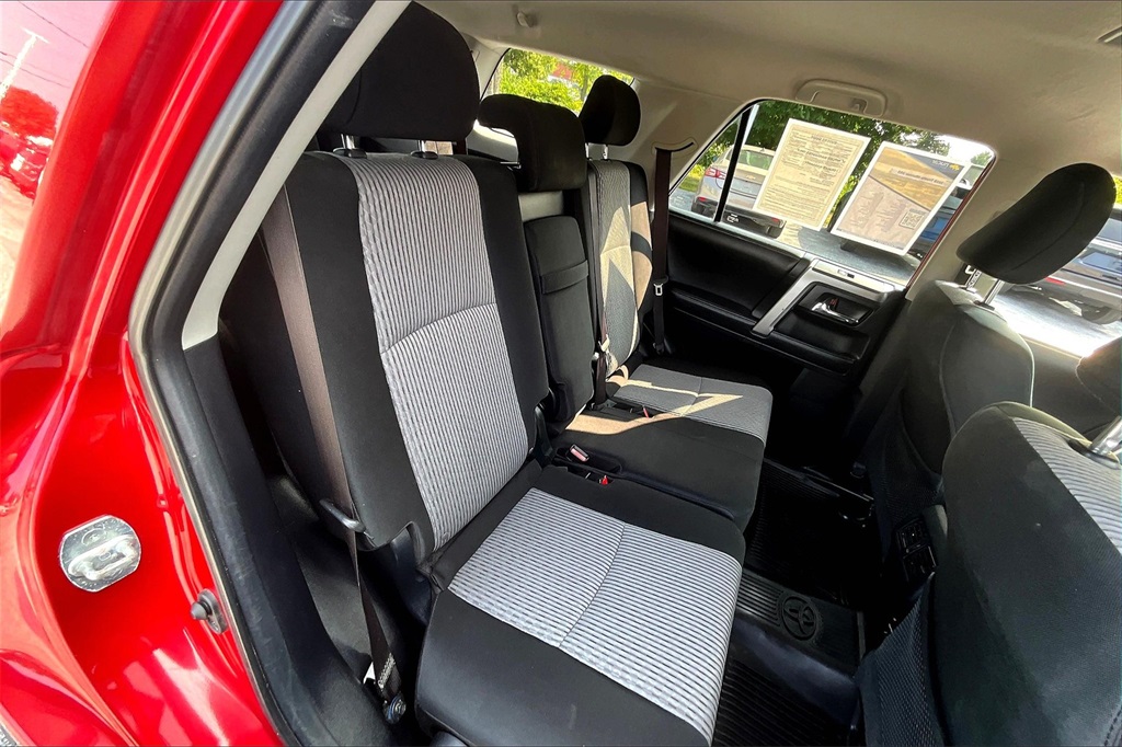 2018 Toyota 4Runner SR5 - Photo 16