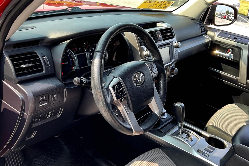 2018 Toyota 4Runner SR5 - Photo 8