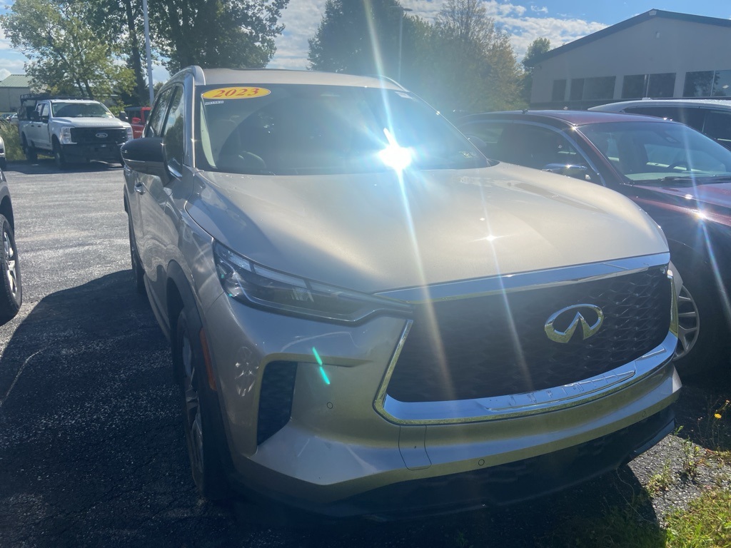 2023 INFINITI QX60 LUXE