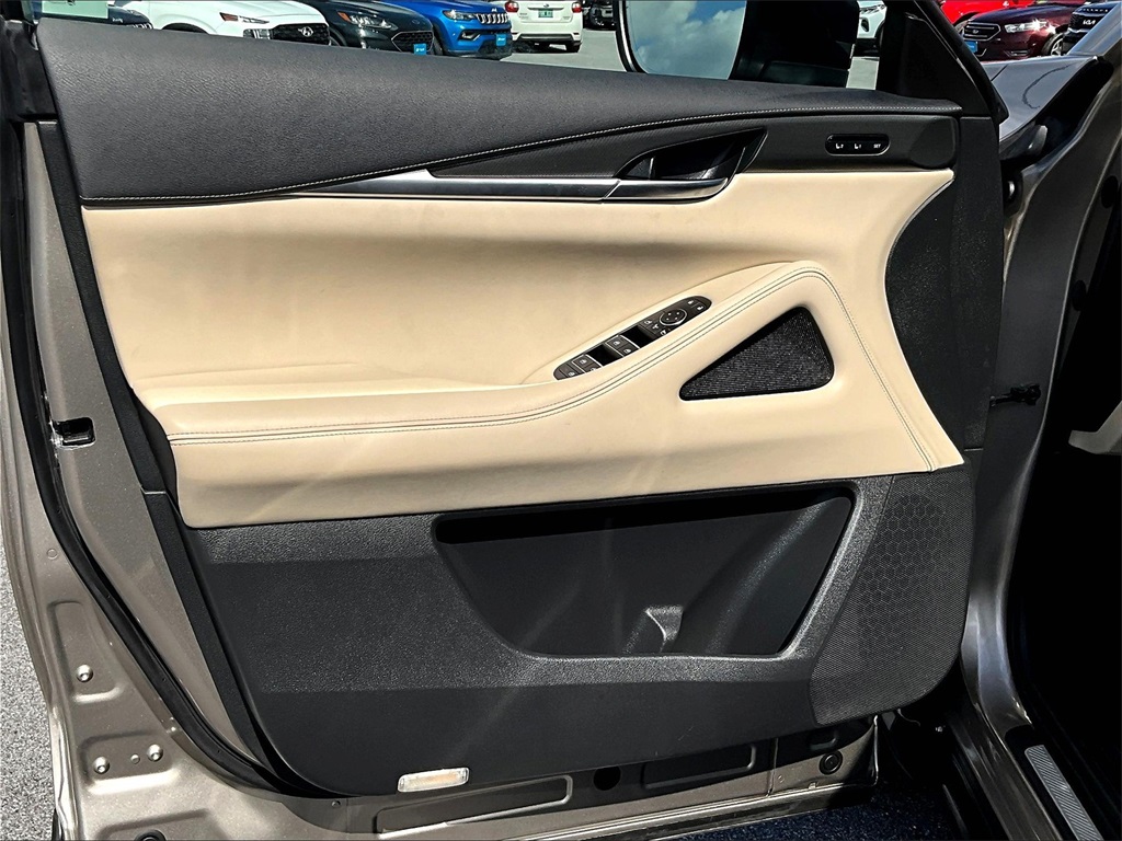 2023 INFINITI QX60 LUXE - Photo 9