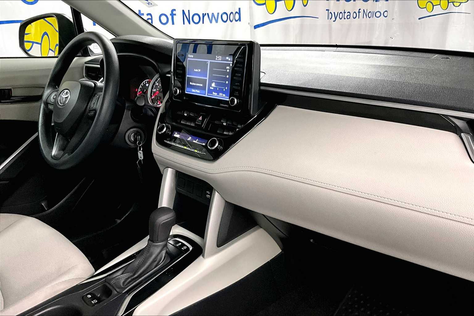 2022 Toyota Corolla Cross L - Photo 14