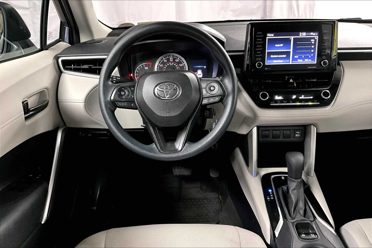 2022 Toyota Corolla Cross L - Photo 17