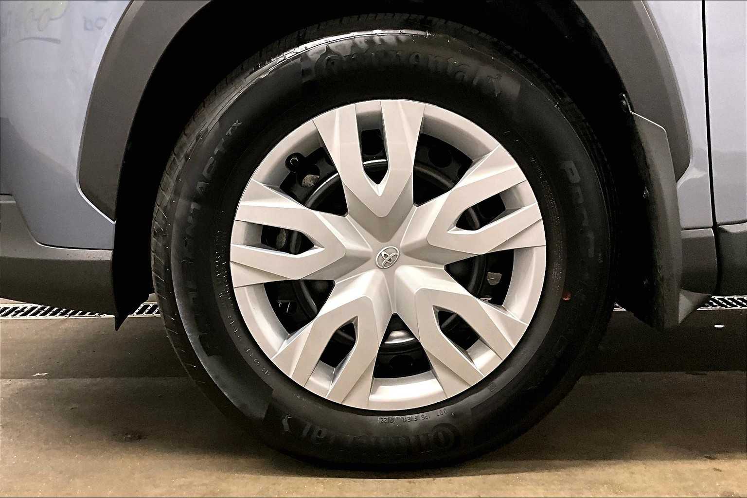 2022 Toyota Corolla Cross L - Photo 7