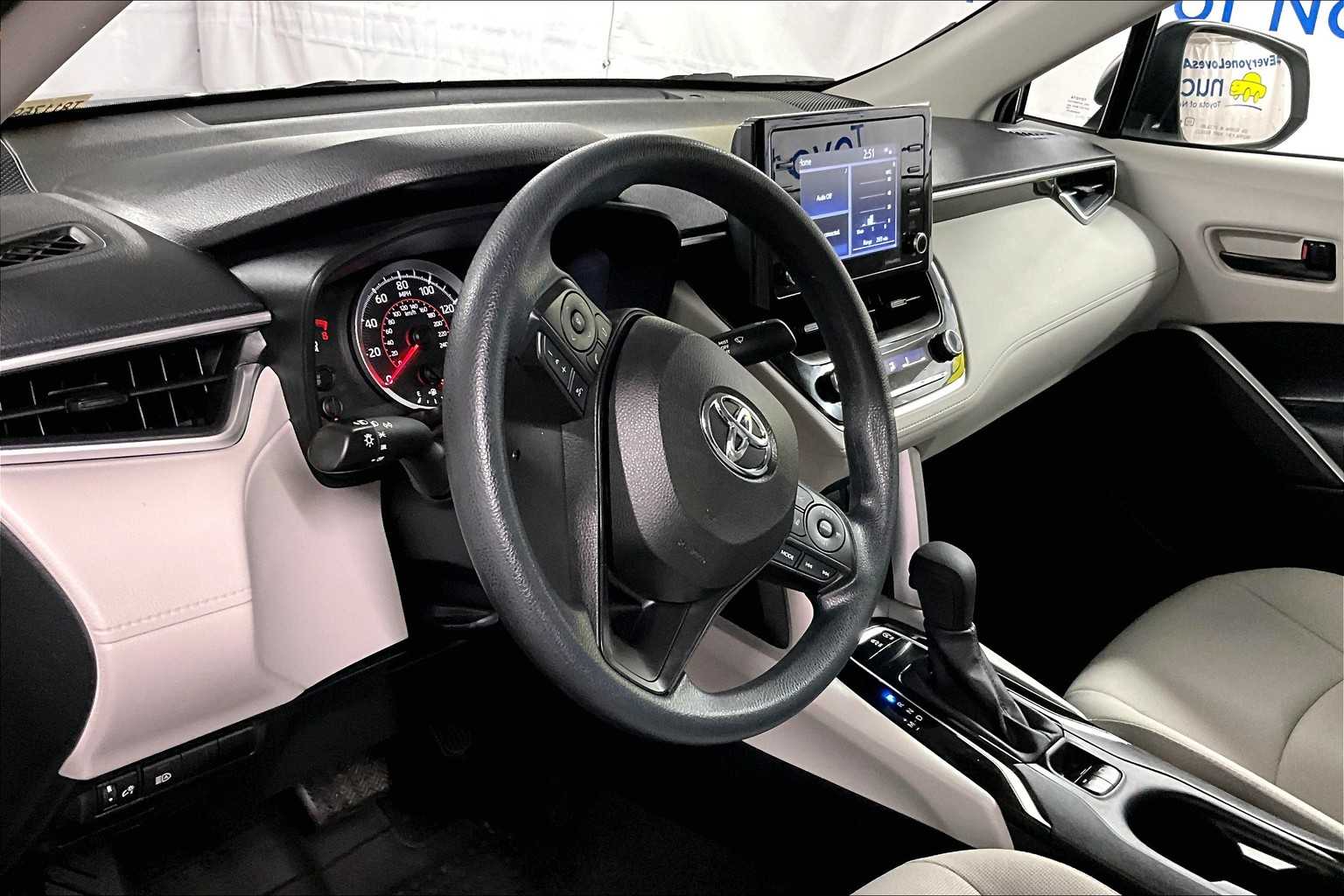 2022 Toyota Corolla Cross L - Photo 8