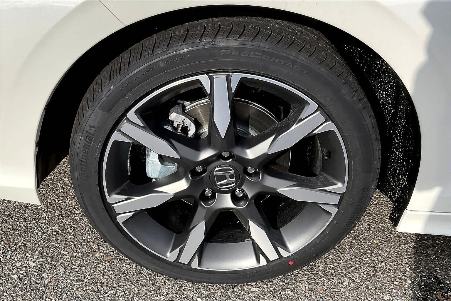 2025 Honda Civic Hybrid Sport Touring - Photo 8