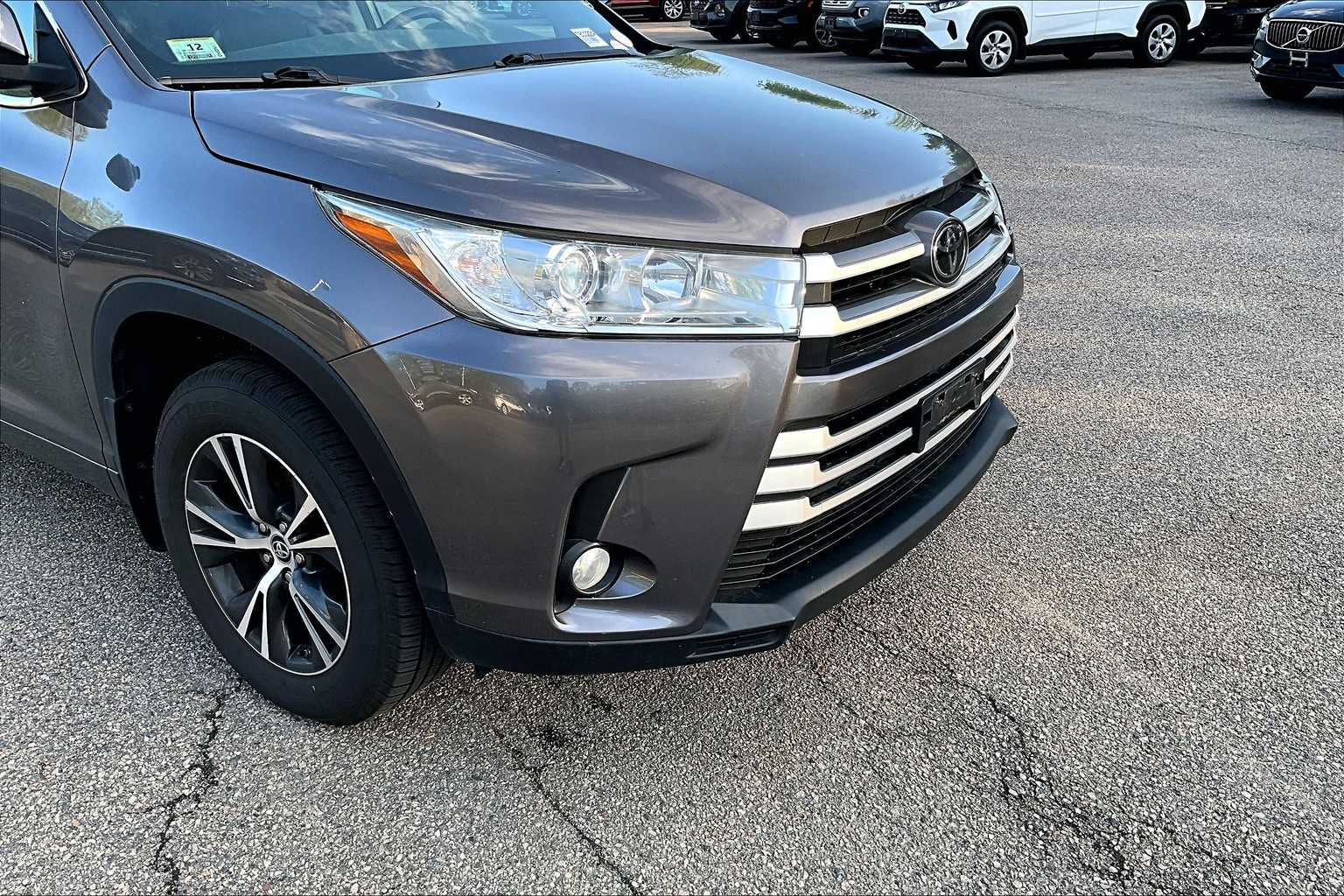 2018 Toyota Highlander LE Plus - Photo 5