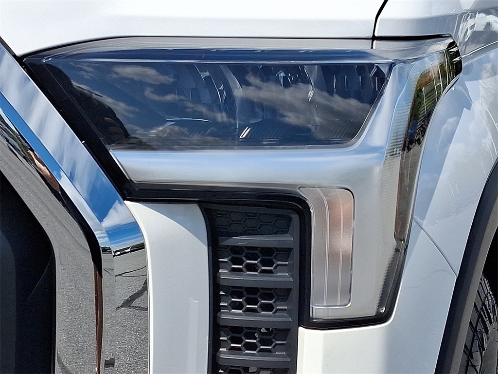 2022 Toyota Tundra SR5 - Photo 10